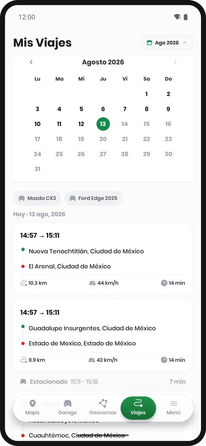 Calendario de agosto 2026 abierto sobre la lista, con el día 13 marcado y los días futuros en gris